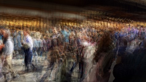 People going through the Ponte Vecchio in Florence.  Photo by Eduardo Libby.