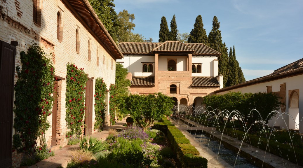 Image of water fountains in the gardens of the Alhambra. Photo by Eduardo Libby