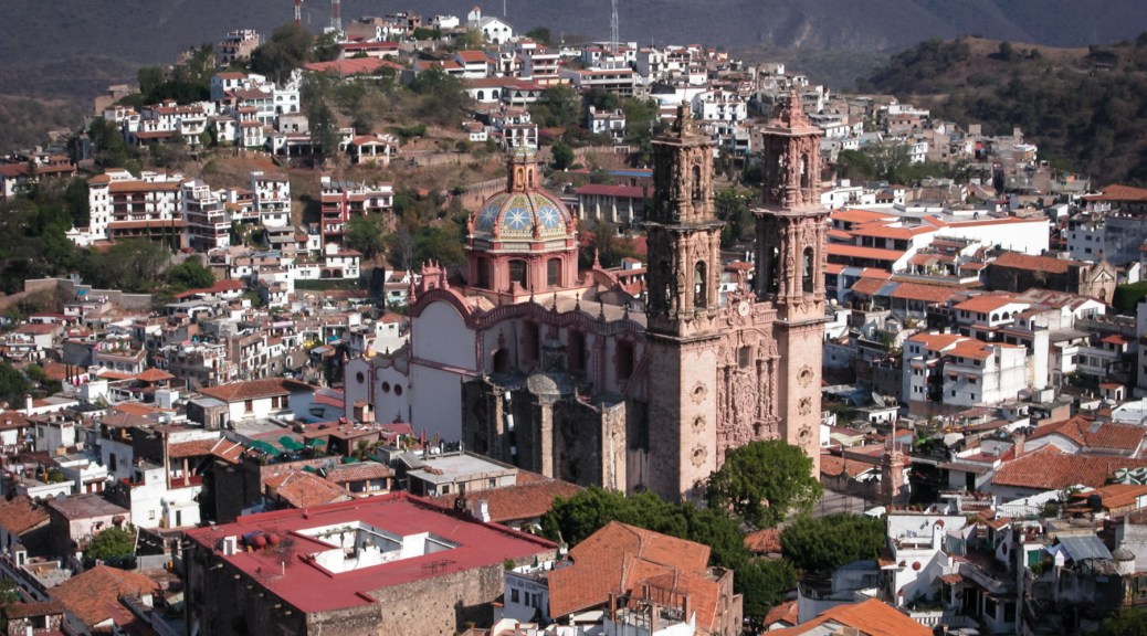Image of Santa Prisca Church and Taxco de Alarcón. Photo by Eduardo Libby