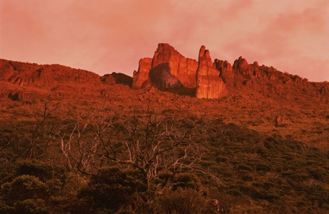 Los Crestones Hill at sunset. Costa Rica. Photo by Eduardo Libby