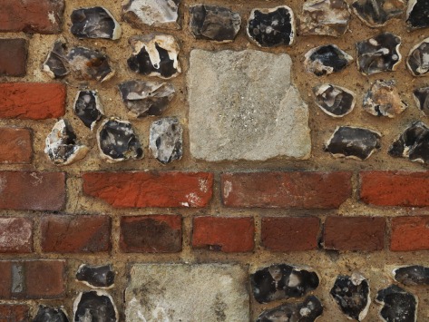 Flint, bricks and stone walls are commonplace in Winchester. Photo by Eduardo Libby