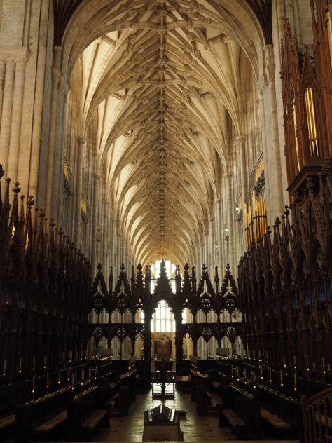 Nave of Winchester Cathedral. Photo by Eduardo Libby