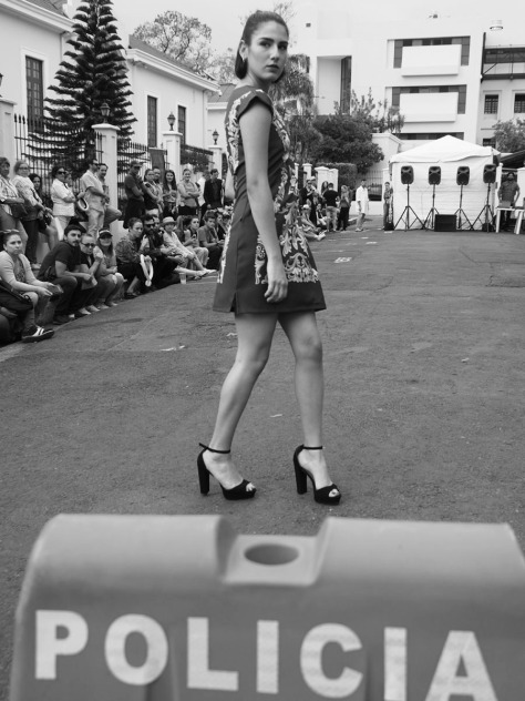 Fashion show on the street. Photo by Eduardo Libby
